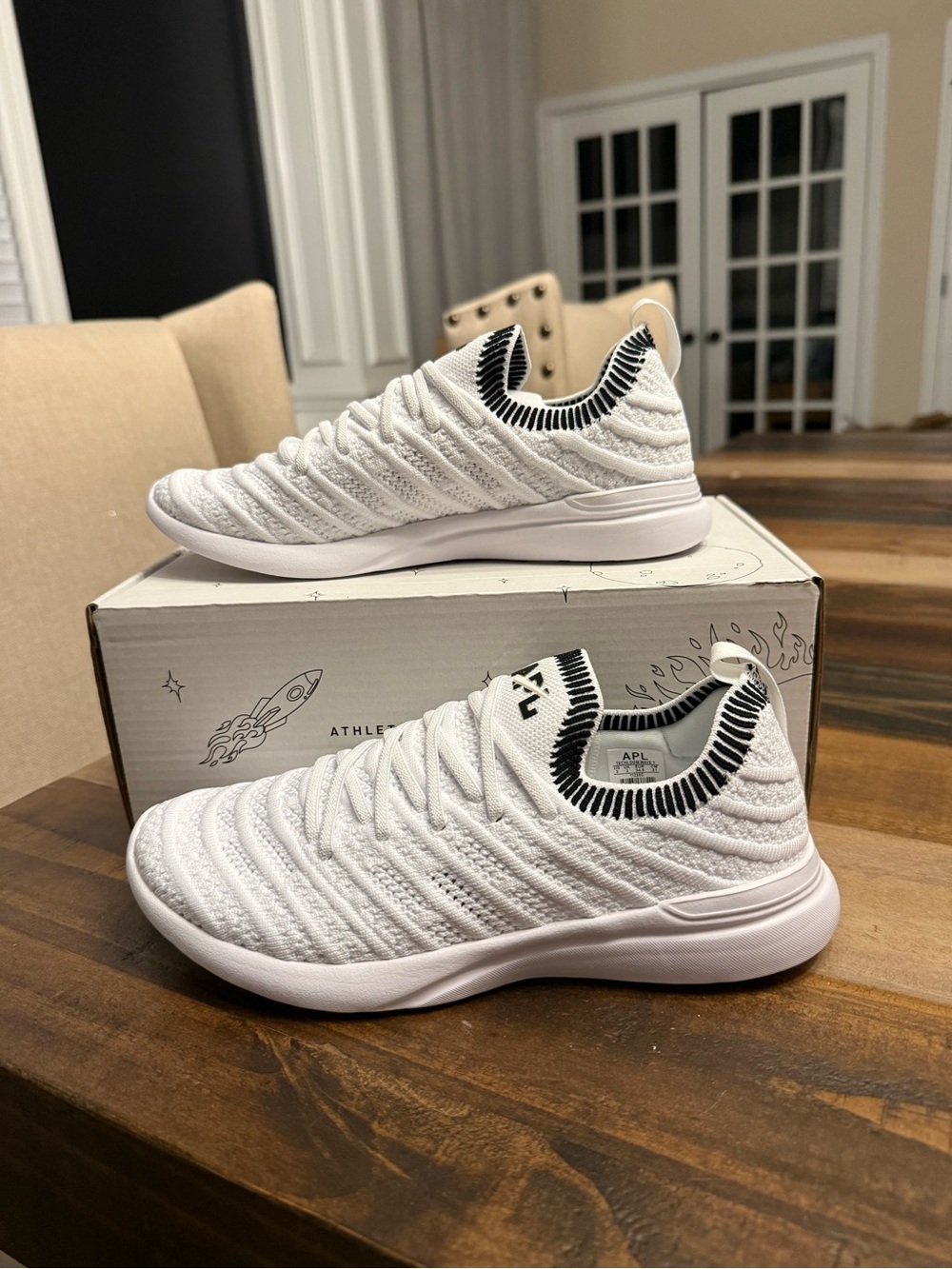 APL TechLoom Wave K Athletic Sneaker US Kid 3 White/Black Unisex